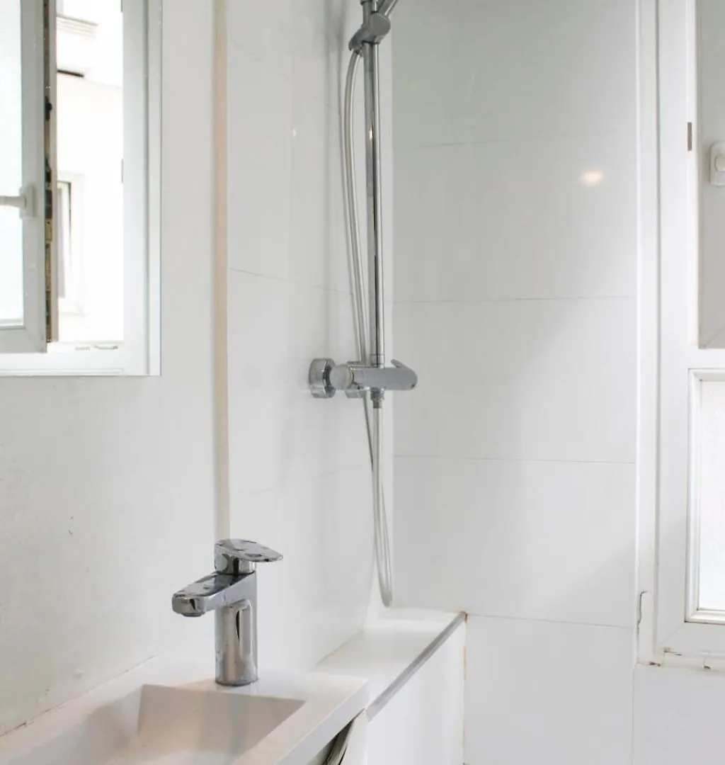 Charming T2 Near Montmartre Apartment